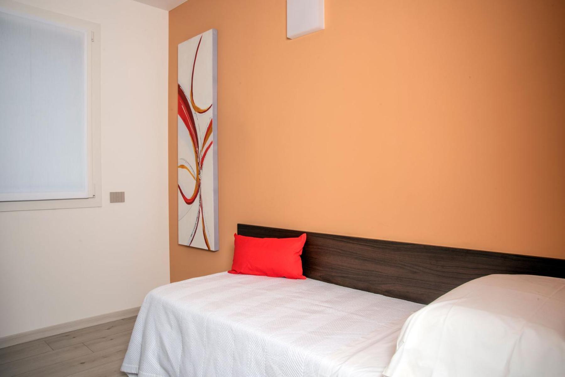 Camelot Red - Appartamenti - Verona — Photos 1